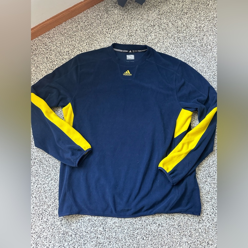 Men’s Adidas climawarm fleece crewneck size XL